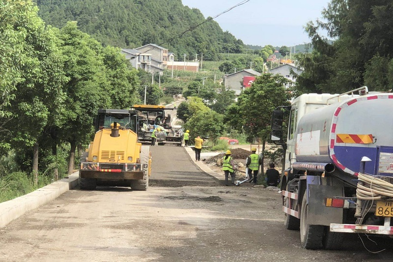 路橋集團(tuán)搶晴天、戰(zhàn)雨天、斗夜間  全力以赴推進(jìn)國(guó)道347項(xiàng)目建設(shè)